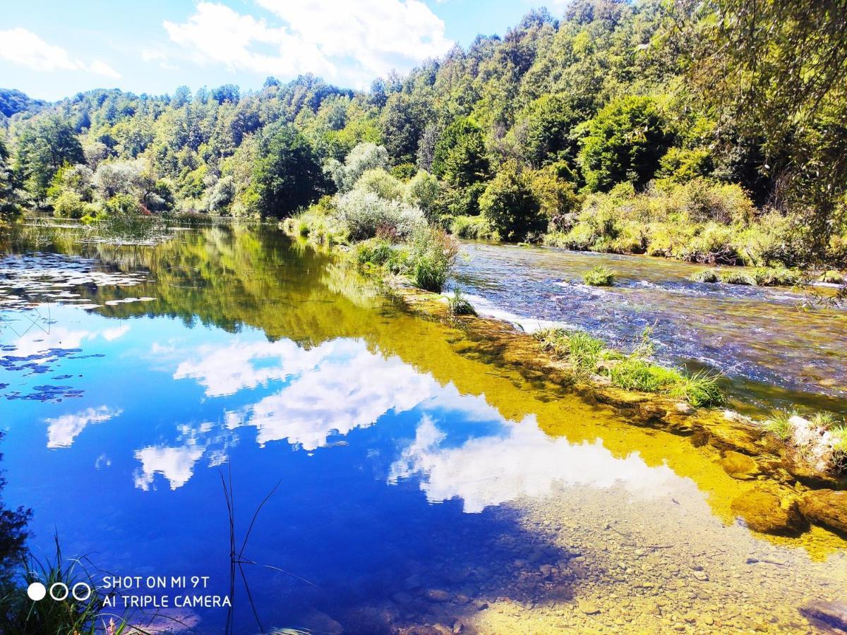 Smaragd River Near Rastoke & Plitvice Lakes 斯诺基 外观 照片