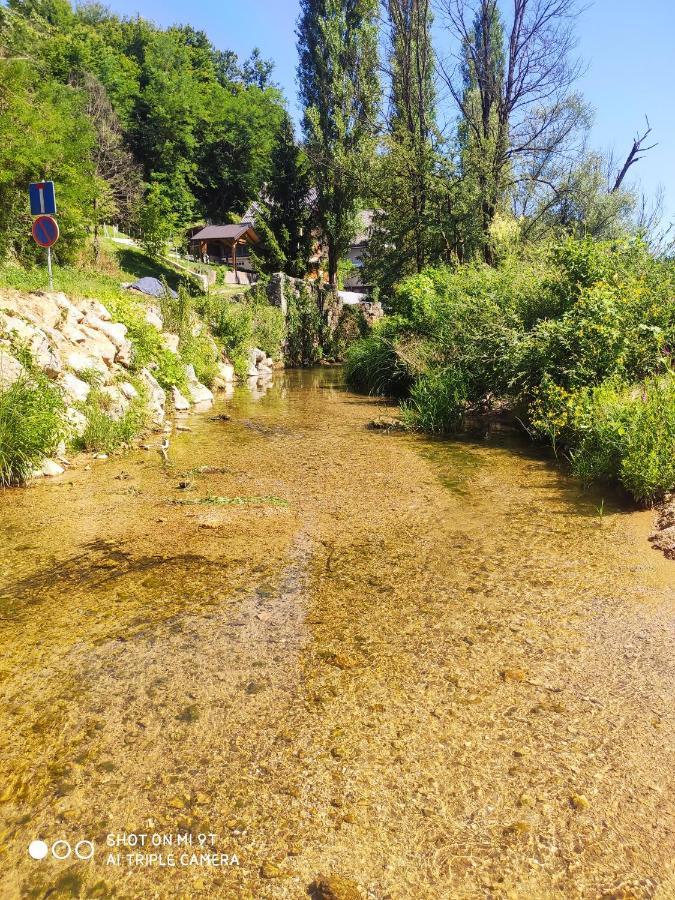 Smaragd River Near Rastoke & Plitvice Lakes 斯诺基 外观 照片