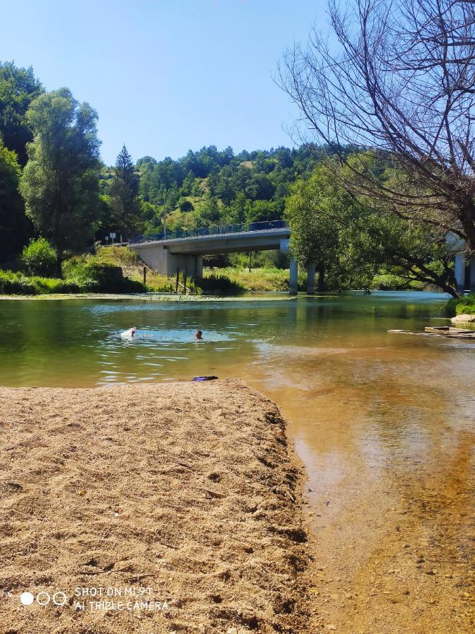 Smaragd River Near Rastoke & Plitvice Lakes 斯诺基 外观 照片