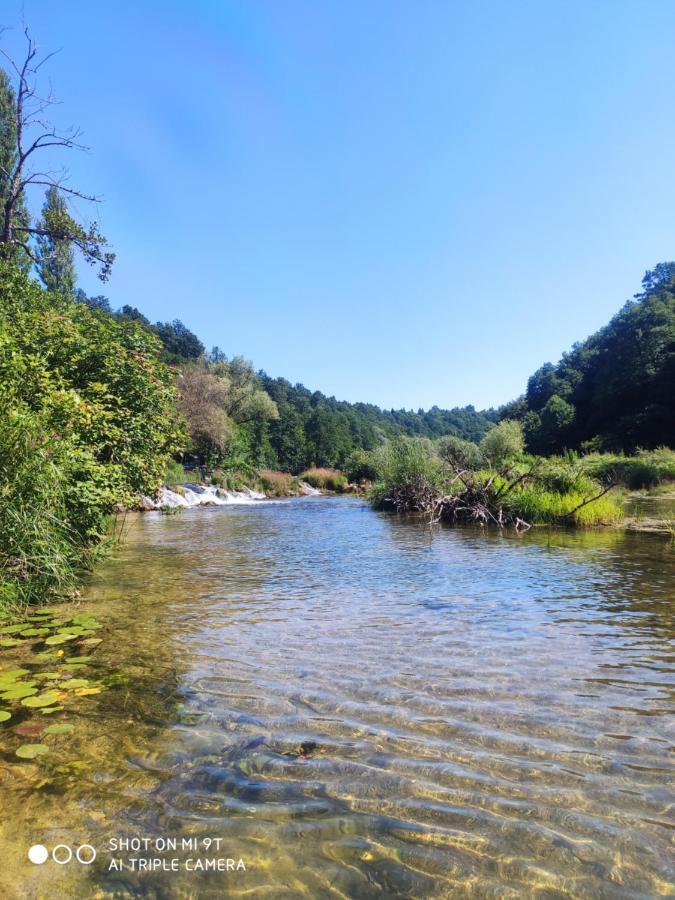 Smaragd River Near Rastoke & Plitvice Lakes 斯诺基 外观 照片