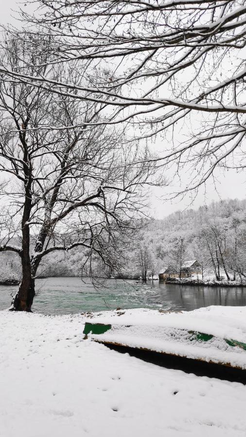 Smaragd River Near Rastoke & Plitvice Lakes 斯诺基 外观 照片