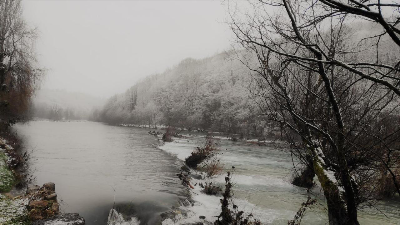 Smaragd River Near Rastoke & Plitvice Lakes 斯诺基 外观 照片