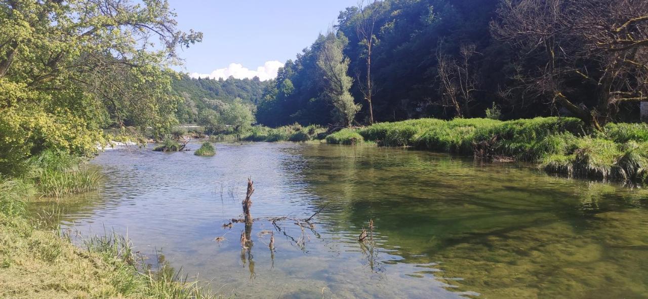 Smaragd River Near Rastoke & Plitvice Lakes 斯诺基 外观 照片