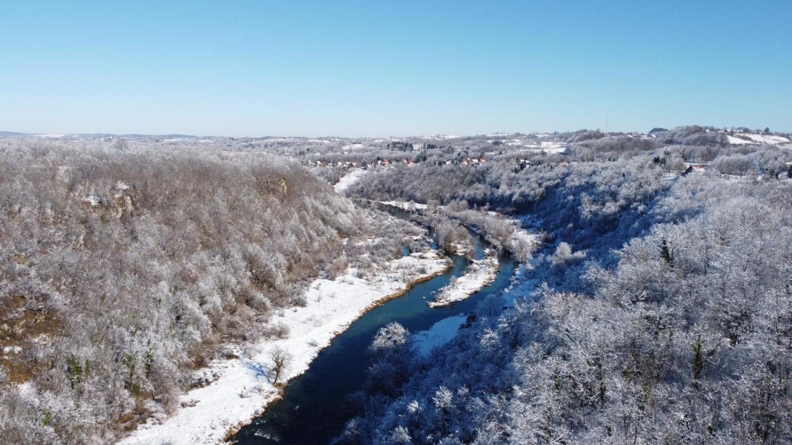 Smaragd River Near Rastoke & Plitvice Lakes 斯诺基 外观 照片
