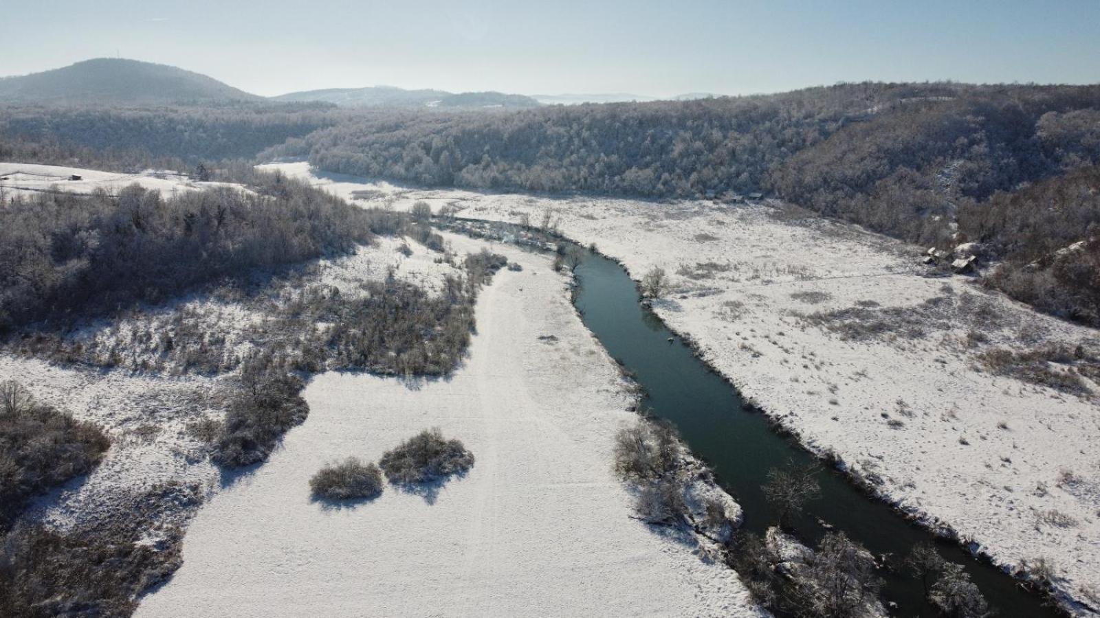 Smaragd River Near Rastoke & Plitvice Lakes 斯诺基 外观 照片